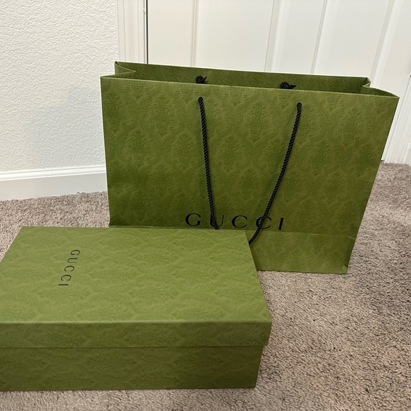 Gucci Men's Ace Sneakers - Picture 7 of 8